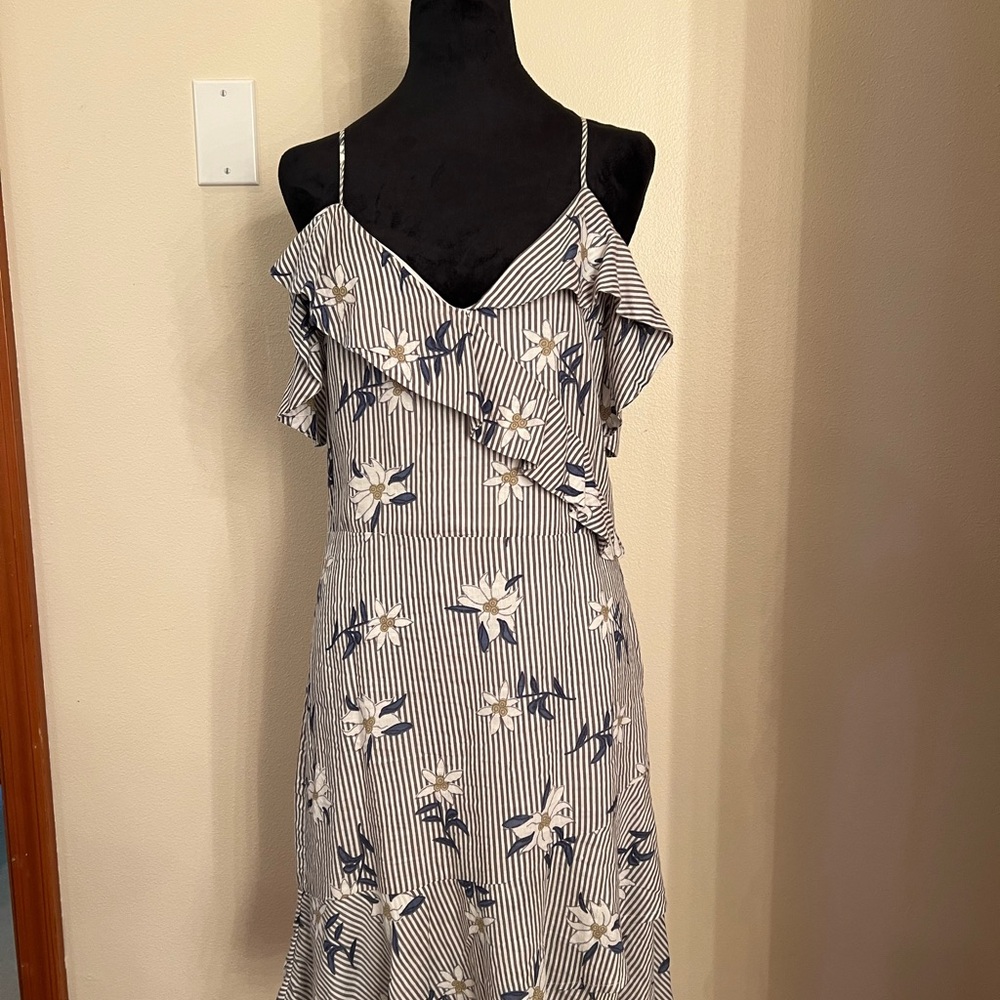 THML Gray and White Sleeveless Sundress